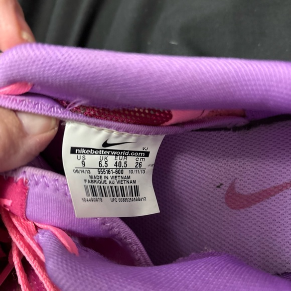 Nike Women's Air Max Fusion Fuchsia and Lavender Sneakers - Picture 9 of 9